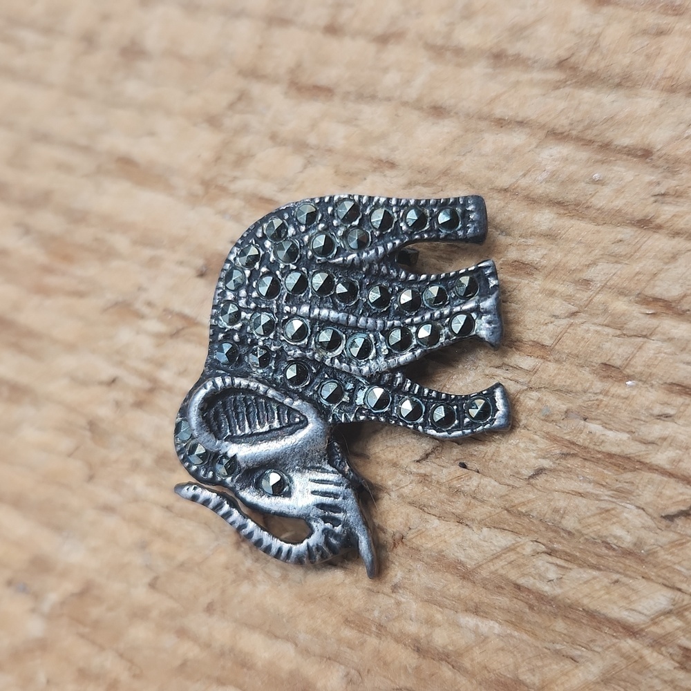 Vintage Sterling Silver‎ Rhinestone Elephant Brooch Pin